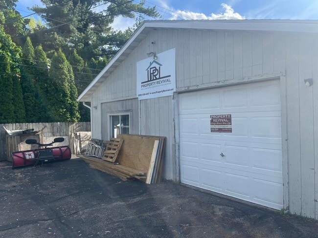 property at 4211 W Beltline Hwy
