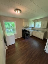 837 Walters Dr in Ferguson, MO - Foto de edificio - Building Photo