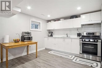 118 Marshall St in Barrie, ON - Building Photo - Building Photo