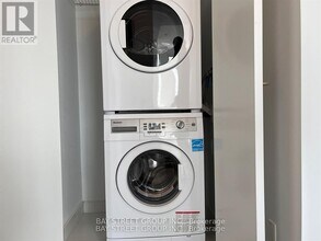 181 Dundas St E in Toronto, ON - Building Photo - Building Photo