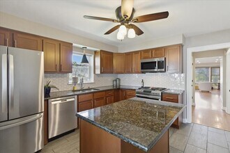 3018 N Whipple St, Unit #1 in Chicago, IL - Building Photo - Building Photo