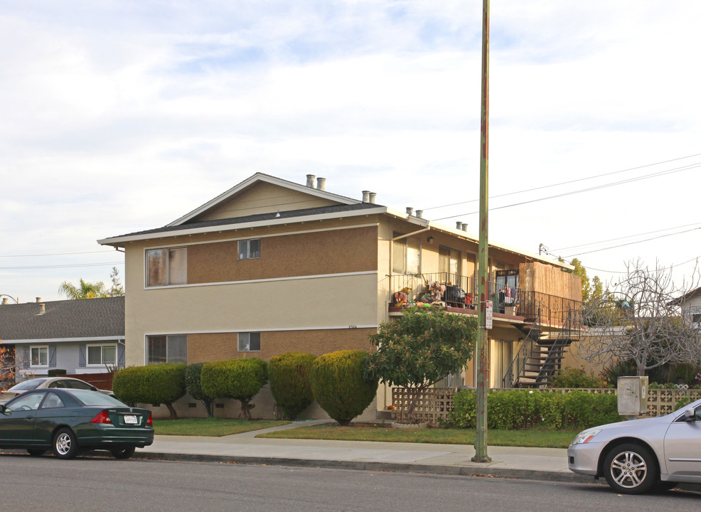 5384-5398 Dellwood Way in San Jose, CA - Building Photo