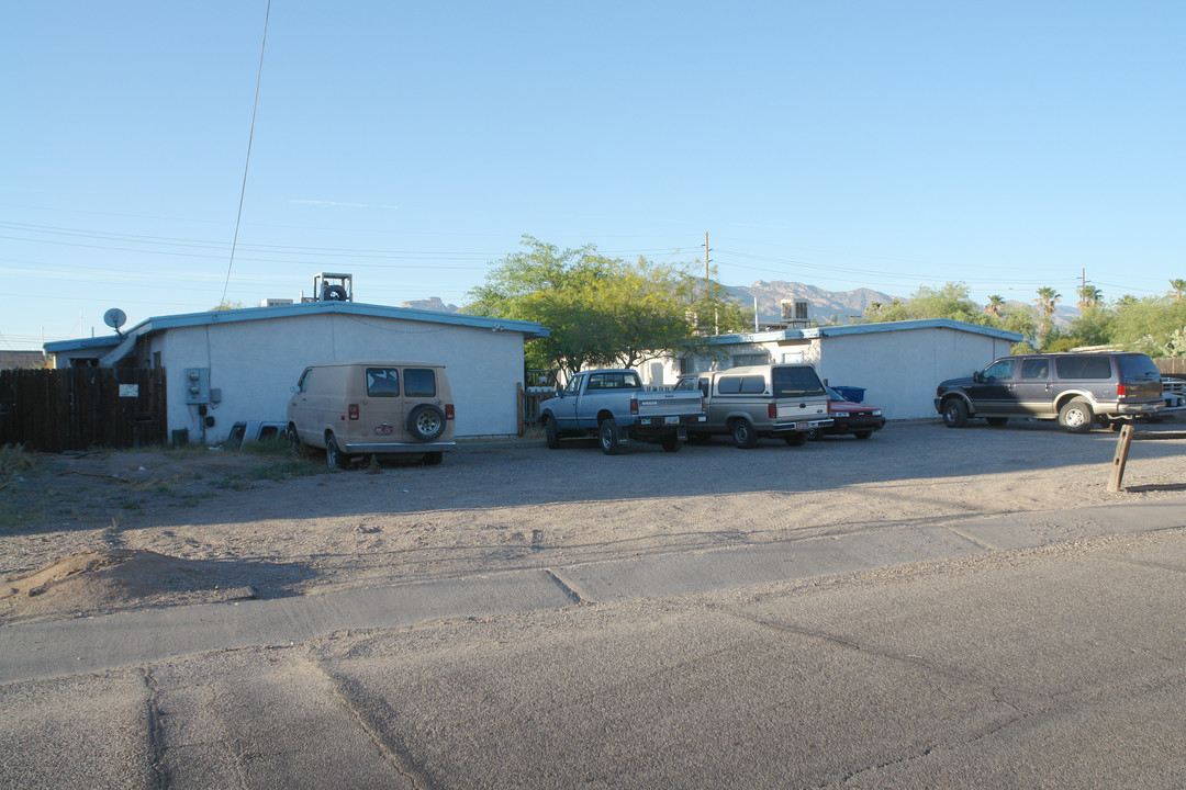 775 E Buddy Ln in Tucson, AZ - Foto de edificio