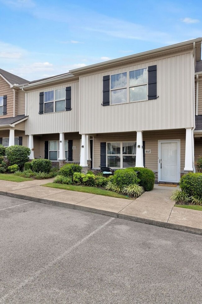 property at 807 Lower Park Pl