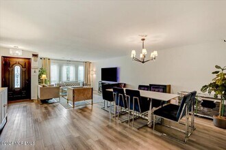 125 Bedford Pl in Morganville, NJ - Building Photo - Building Photo