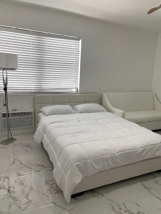 545 Michigan Ave in Miami Beach, FL - Building Photo