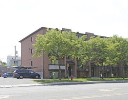 18134 de Pierrefonds in Montréal, QC - Building Photo