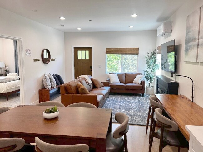 429 N Cordova St, Unit 429 B in Alhambra, CA - Foto de edificio - Building Photo