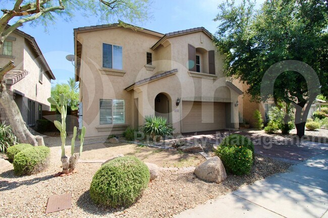 property at 2035 W Monte Cristo Ave