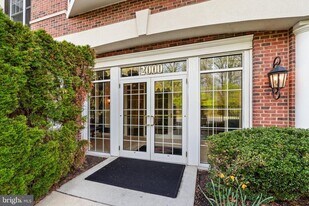 2022 Crescent Wy in Cherry Hill Township, NJ - Building Photo