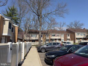 1017 Oaklyn Ct in Voorhees Township, NJ - Building Photo - Building Photo