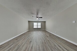 15223 Keystone Bend Ln in Cypress, TX - Building Photo
