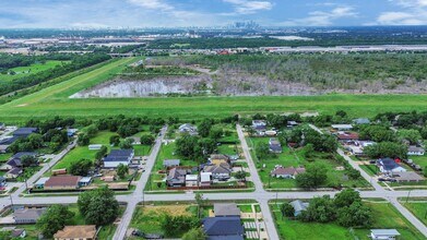 9808 Nedwald St in Houston, TX - Building Photo - Building Photo