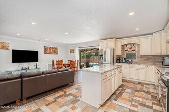 305 Sharon Dr in Melbourne, FL - Building Photo - Building Photo