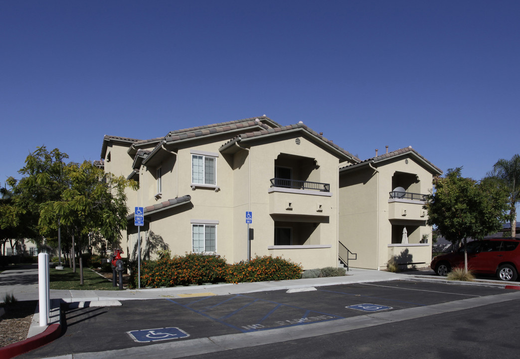 Fairbanks Ridge in San Diego, CA - Building Photo