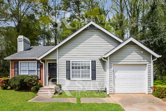 2037 Charles Cudd Ct in Lithonia, GA - Building Photo - Building Photo