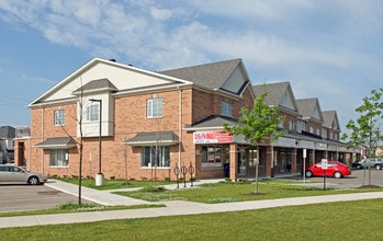 15 Rosswell Dr in Clarington, ON - Building Photo - Building Photo