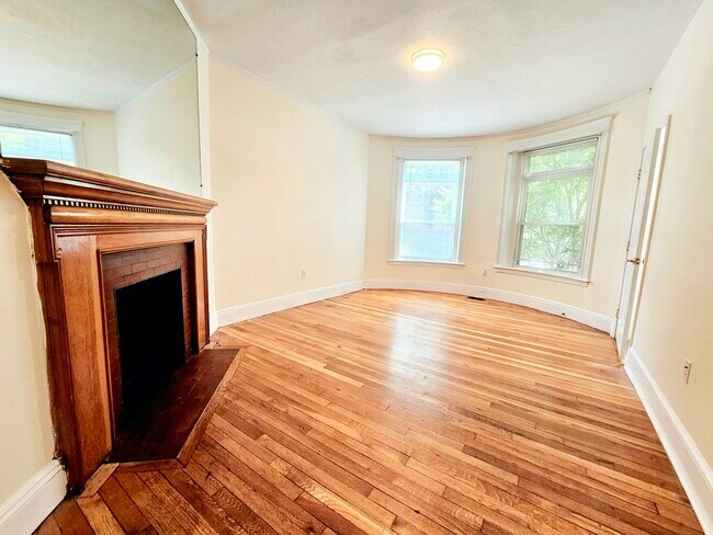 195 Winthrop Rd, Unit 1 in Brookline, MA - Foto de edificio - Building Photo