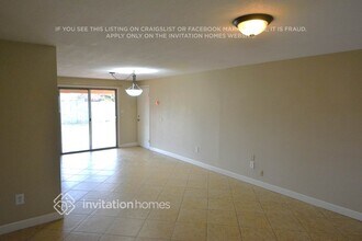 3643 E Surrey Ave in Phoenix, AZ - Foto de edificio - Building Photo