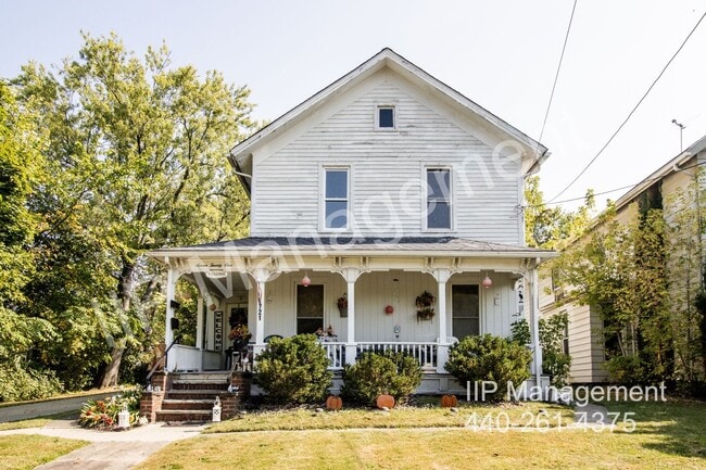 property at 721 Washington St