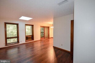 23247 White Birch Ct in California, MD - Building Photo