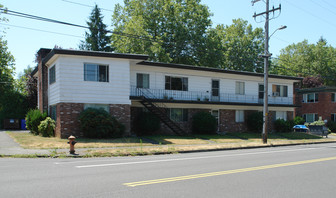 7114-7124 NE Tillamook St Apartments