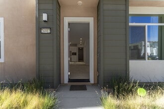 26912 W Winding Trail Ct in Valencia, CA - Building Photo - Building Photo