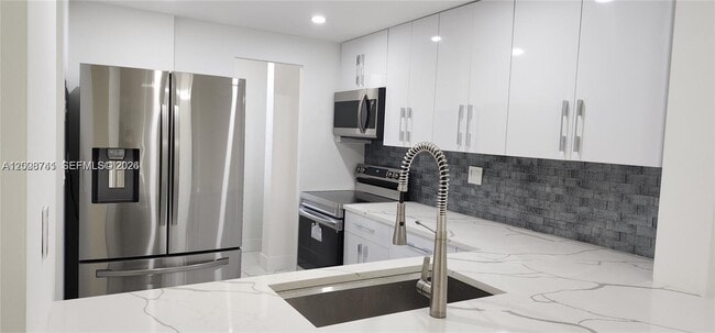 property at 8010 N Colony Cir