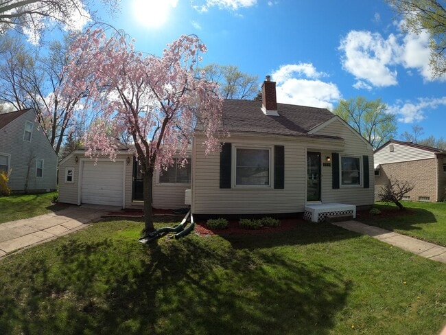 22115 Tulane Ave in Farmington Hills, MI - Building Photo - Building Photo
