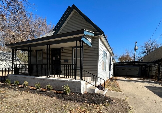 property at 2210 N Waco Ave