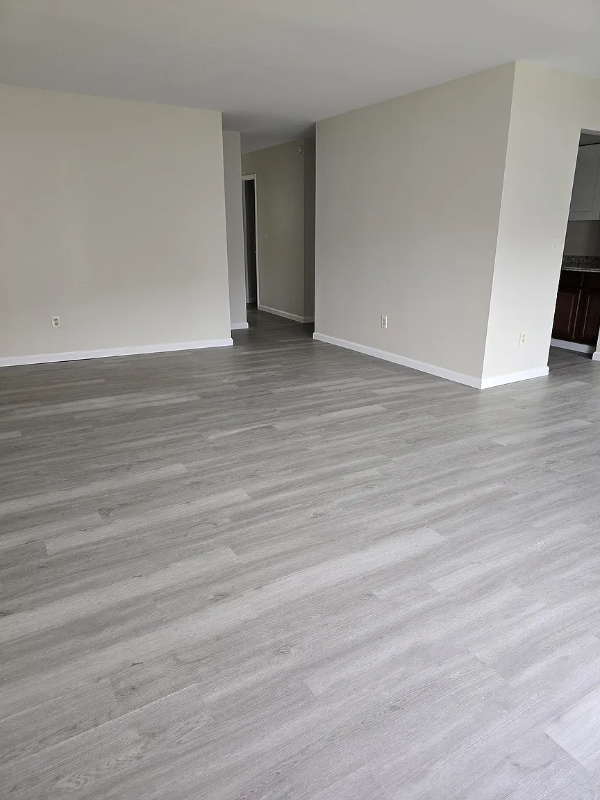 1601 Cherry Hill Dr in Arlington, NY - Foto de edificio - Building Photo