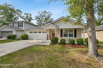 8037 Stuart Ave in Jacksonville, FL - Building Photo - Building Photo