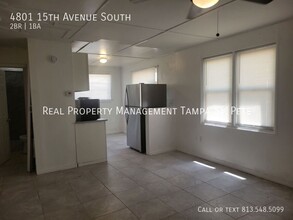 4801 15th Ave S in St. Petersburg, FL - Foto de edificio - Building Photo