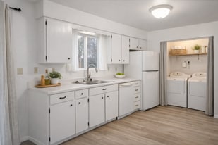 5008 W Canal Dr in Kennewick, WA - Building Photo