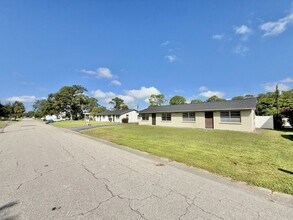 7073 Brentford Rd in Sarasota, FL - Building Photo - Building Photo