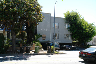 736 S Wilton Pl in Los Angeles, CA - Building Photo - Building Photo