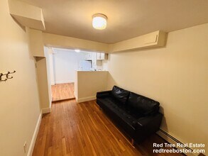 32 Edgerly Rd, Unit B in Boston, MA - Foto de edificio - Building Photo