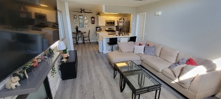 6928 Oyster Shell Dr in Las Vegas, NV - Building Photo - Building Photo