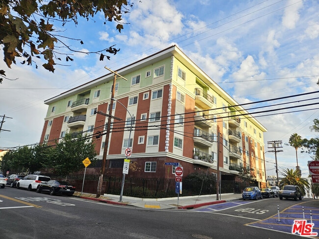 property at 944 S Serrano Ave