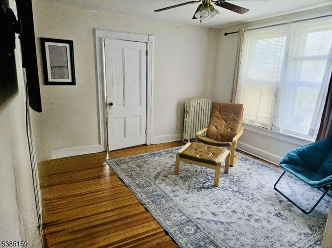 412 Maple Ave in Glen Rock, NJ - Building Photo - Building Photo