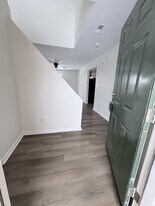 122 Karen Ct in Shelbyville, KY - Building Photo