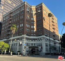 3278 Wilshire Blvd in Los Angeles, CA - Building Photo