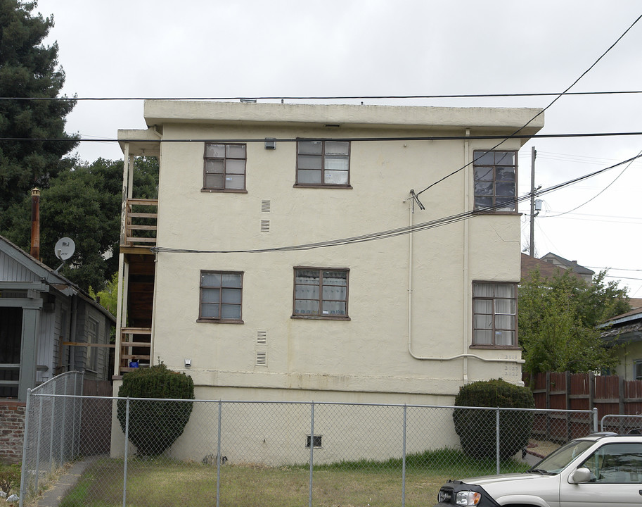 2119-2127 14th Ave in Oakland, CA - Building Photo