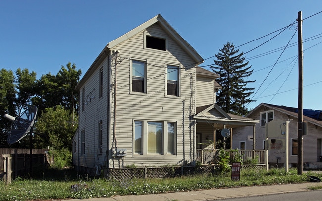 1950 Fairgrove Ave in Hamilton, OH - Building Photo - Building Photo