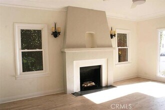 8001 Blackburn Ave in Los Angeles, CA - Building Photo - Building Photo