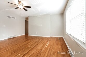 512 W 101st St in Kansas City, MO - Building Photo - Building Photo