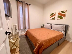 14 N Francisco Ave, Unit 1 in Chicago, IL - Building Photo - Building Photo
