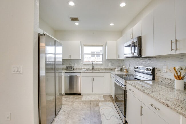 2601 NW 15th Ct in Fort Lauderdale, FL - Building Photo - Building Photo