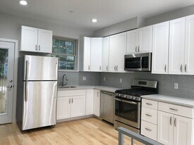 3913 Warren St in Philadelphia, PA - Building Photo