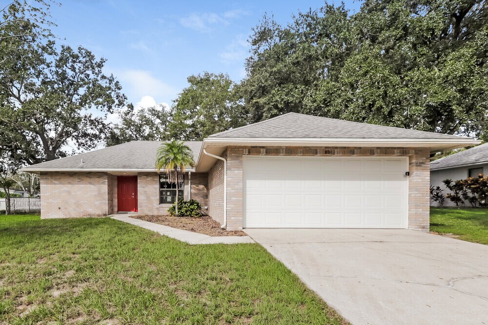 801 Cambridge Way in Lake Wales, FL - Building Photo